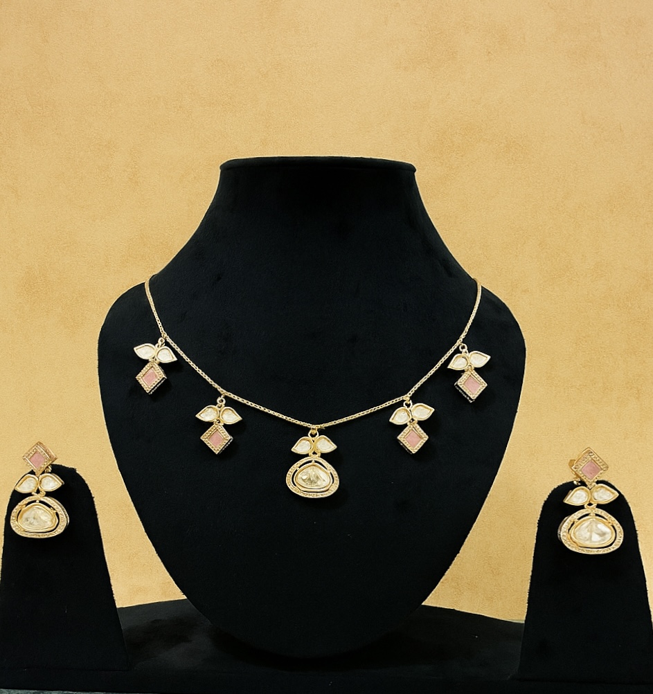 Ad stone necklace Collection